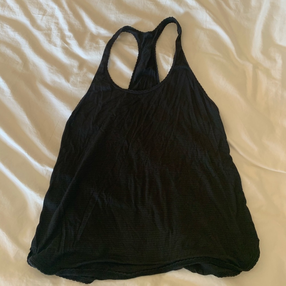 Black lululemon tank top size 6